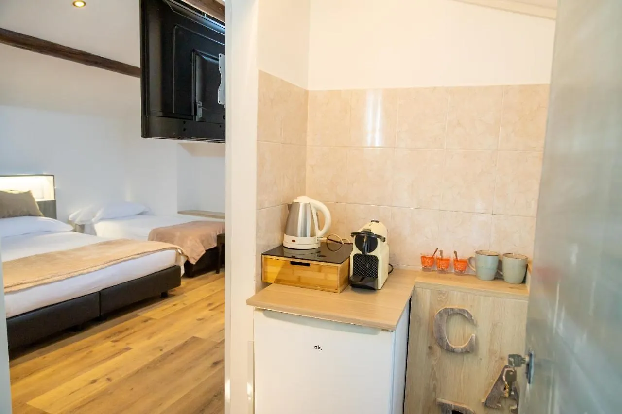 Alexandra'S House Apartment Verona Italy