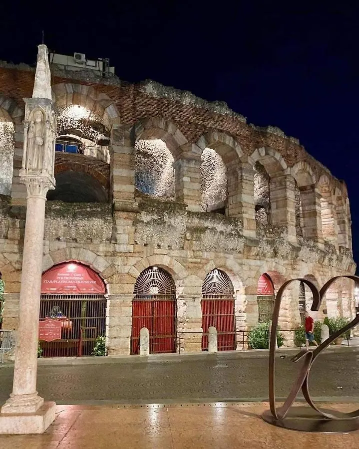 Alexandra'S House Apartment Verona Italy